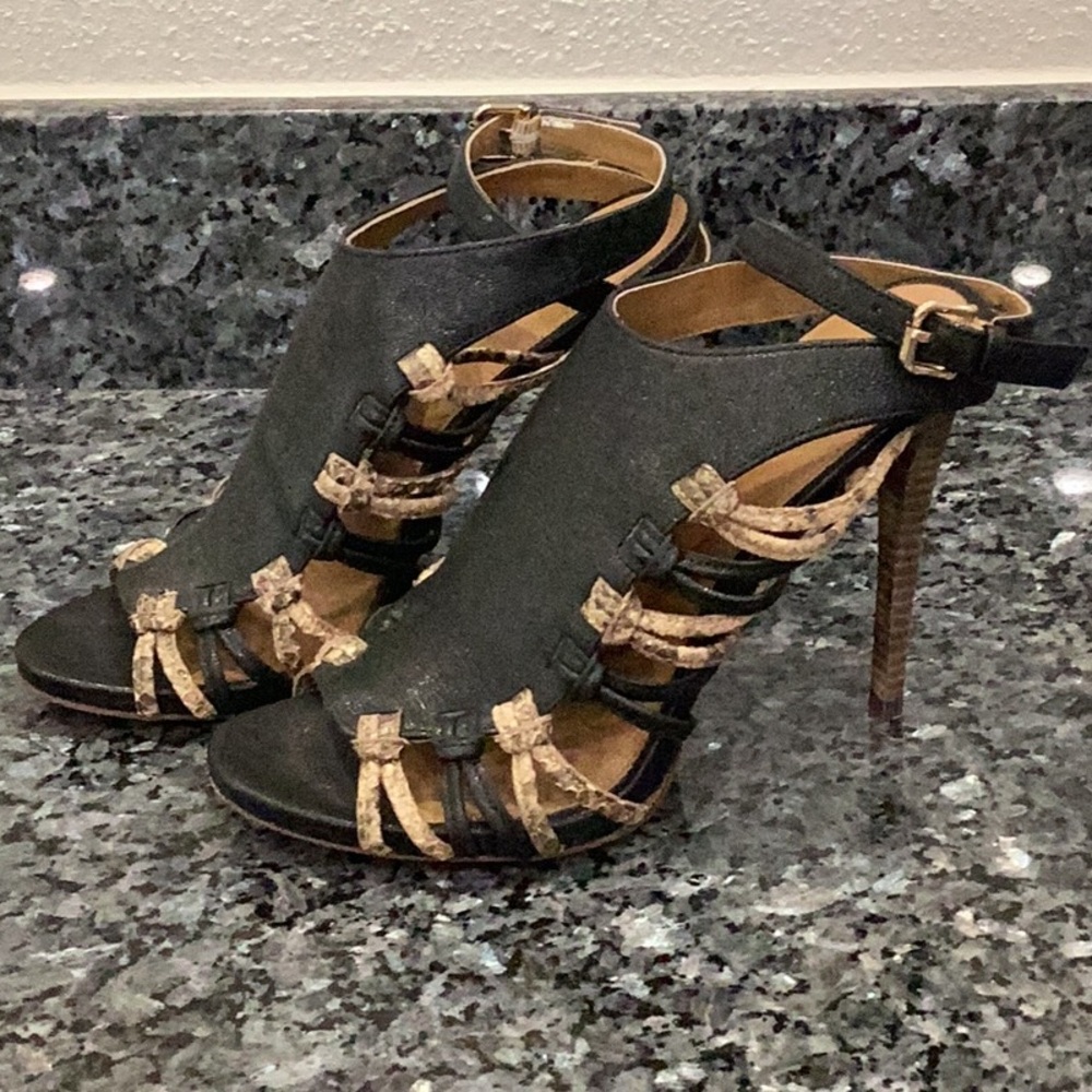 Preowned Coach Jody Cage High Heels Ankle Strap Black Leather Size 7 (Item#S037)